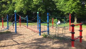 Fallschutz Spielplatz Kosten: Fallschutzbeläge, EPDM Gummi Fallschutzplatten und Fallschutzmatten für Spielplatzgeräte und Spielplätze